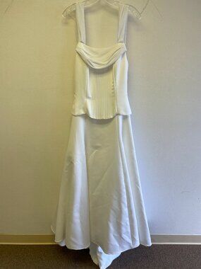 GUC Jessica McClintock Faux 2pc Gown Ivory Size 8